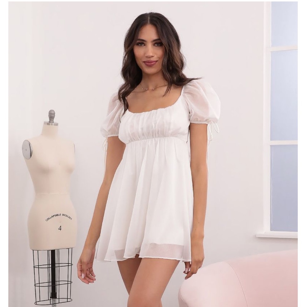 Lucy in the Sky white babydoll dress